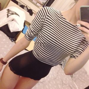 Élodie, 24 ans. Les nuits d’été, c’est chiant. Élodie - rencontre-Teen-Le Havre